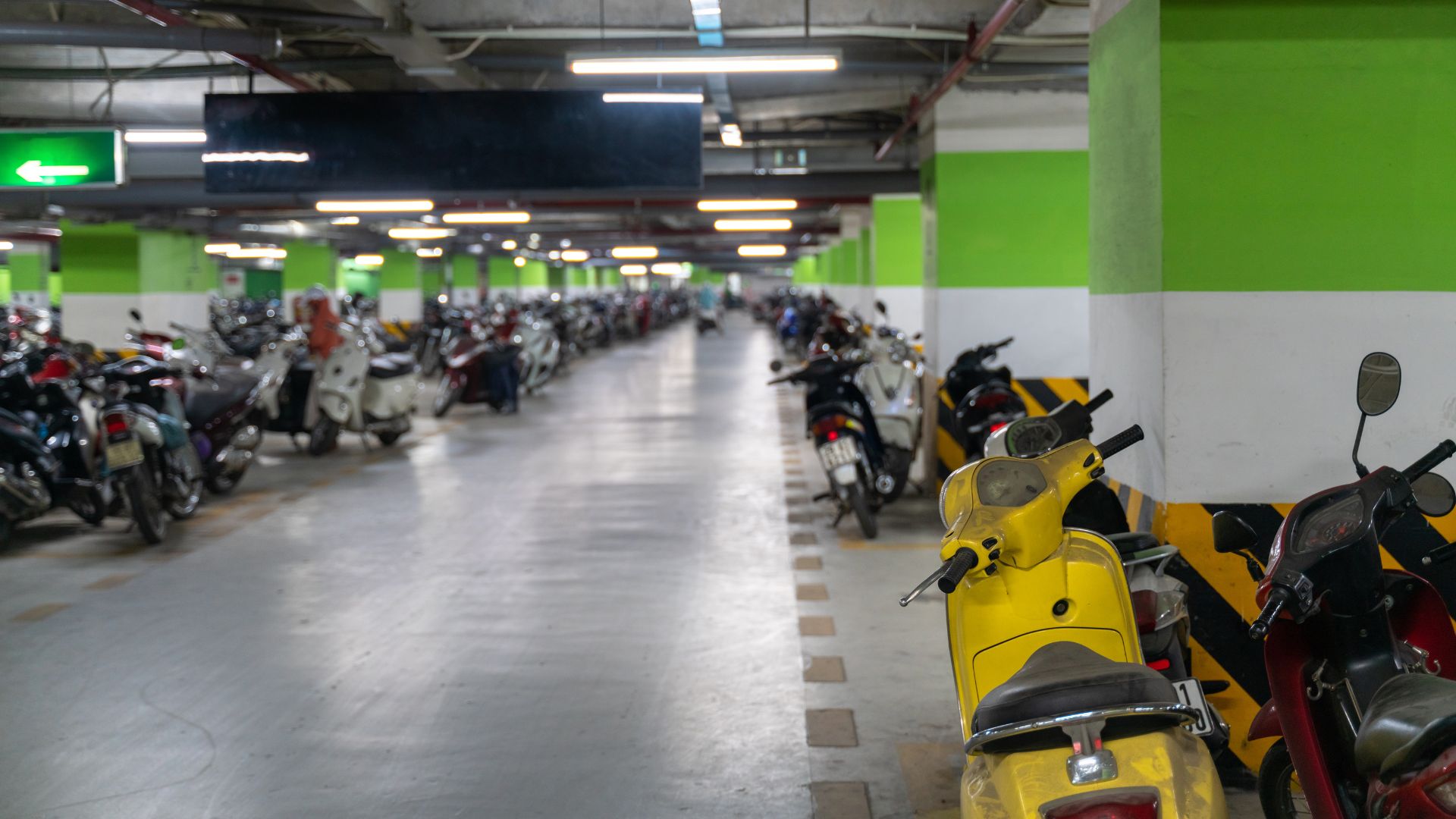 stationner une moto dans un sous sol en france