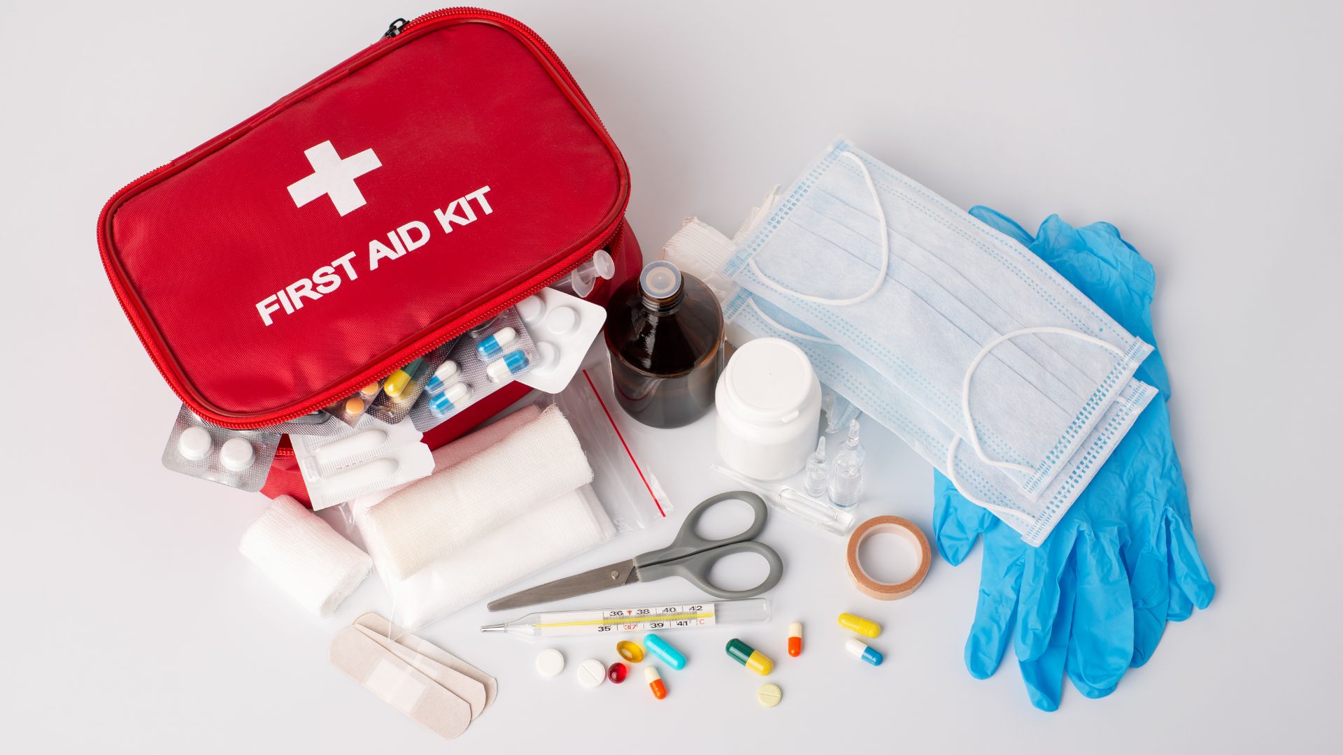 Voyage : bien préparer sa trousse de premiers secours