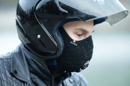 Masque de moto adapté à la barbe : comment obtenir un ajustement parfait sans se raser