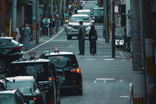 Pourquoi ai-je des douleurs dans la poitrine après avoir été exposé à la circulation intense ?