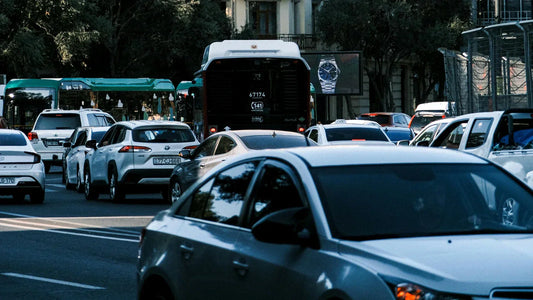 Quels sont les gestes simples pour protéger ma respiration pendant les trajets urbains ?