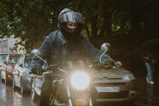 Homme en moto