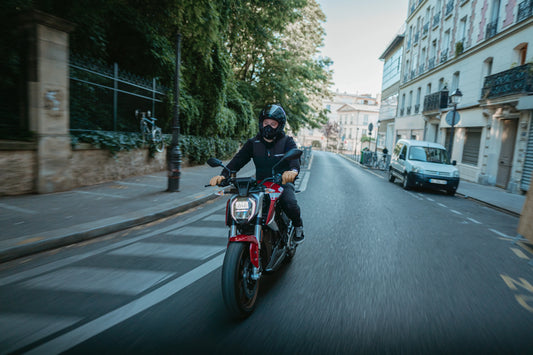 La toux du motard : pourquoi vous vous sentez fatigué après un trajet en ville ?