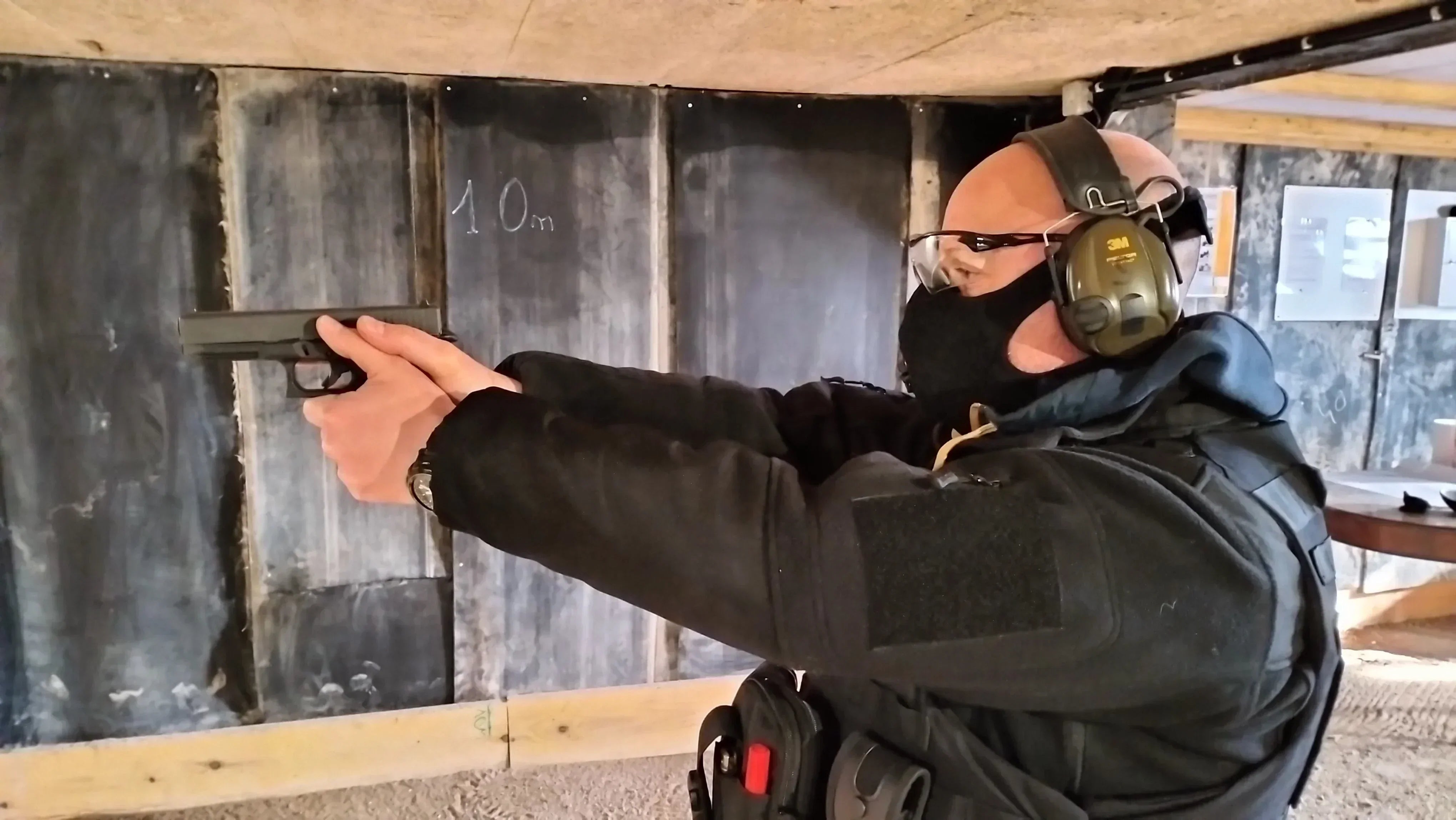 Lead dust in indoor shooting ranges: understanding and reducing the ri