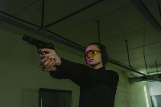 Tir sportif et grossesse : risques réels, précautions et sécurité au stand